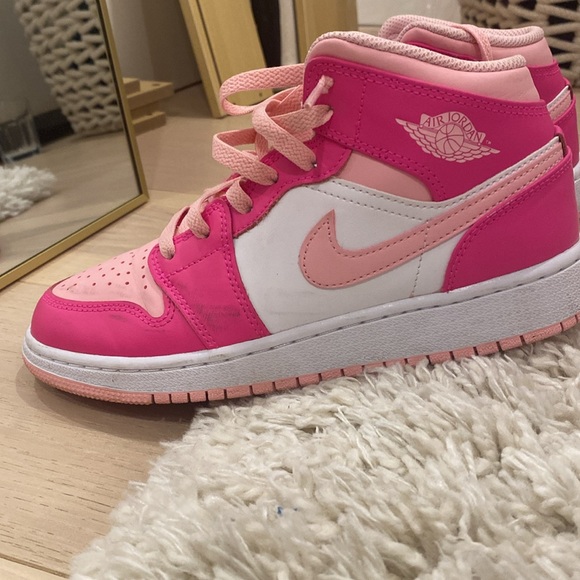 PINK LIMITED EDITION BARBIE SHOES!!!!!!!! - Picture 2 of 3